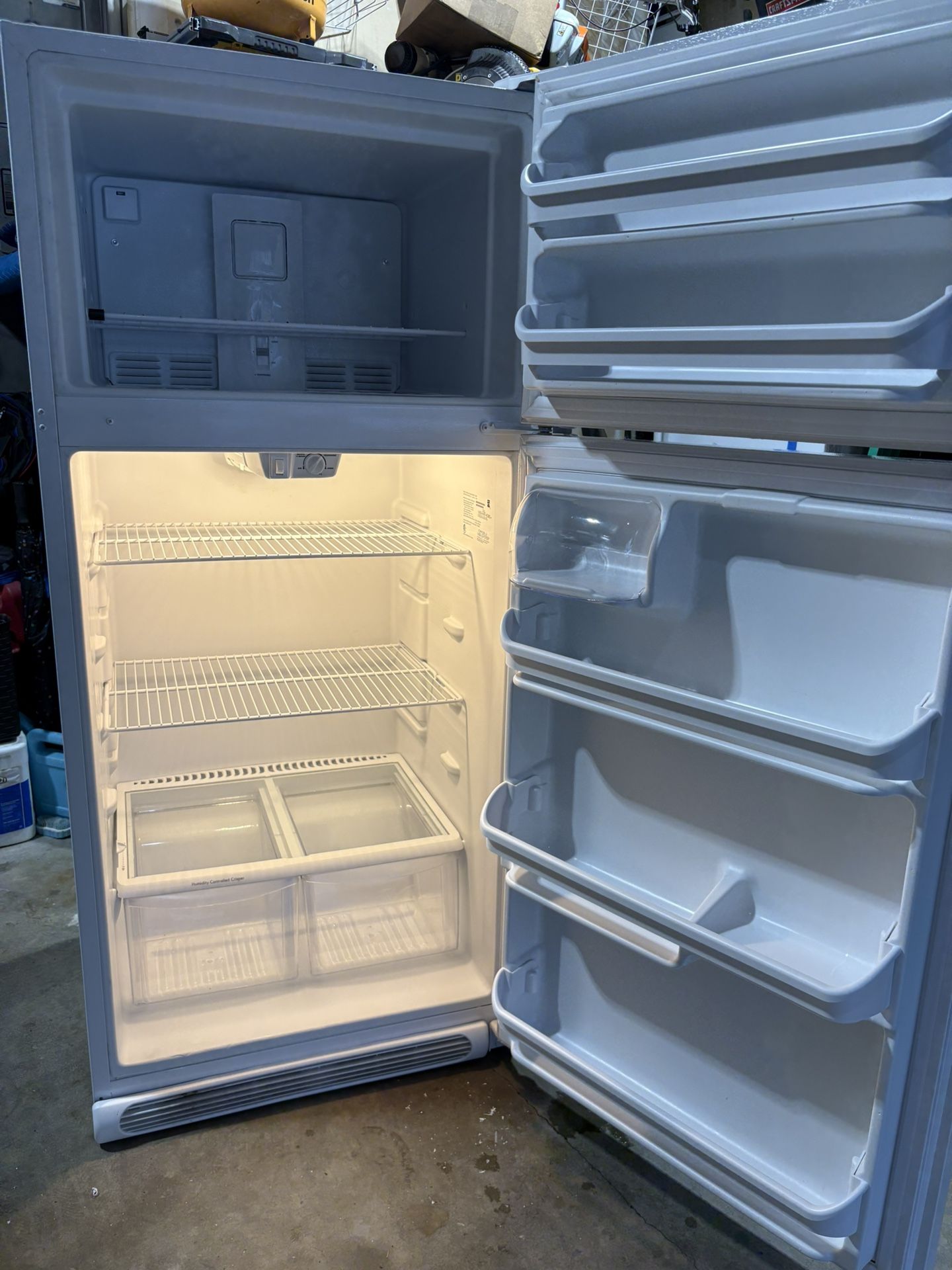 Top Freezer - Refrigerator- 18 Cu.Ft