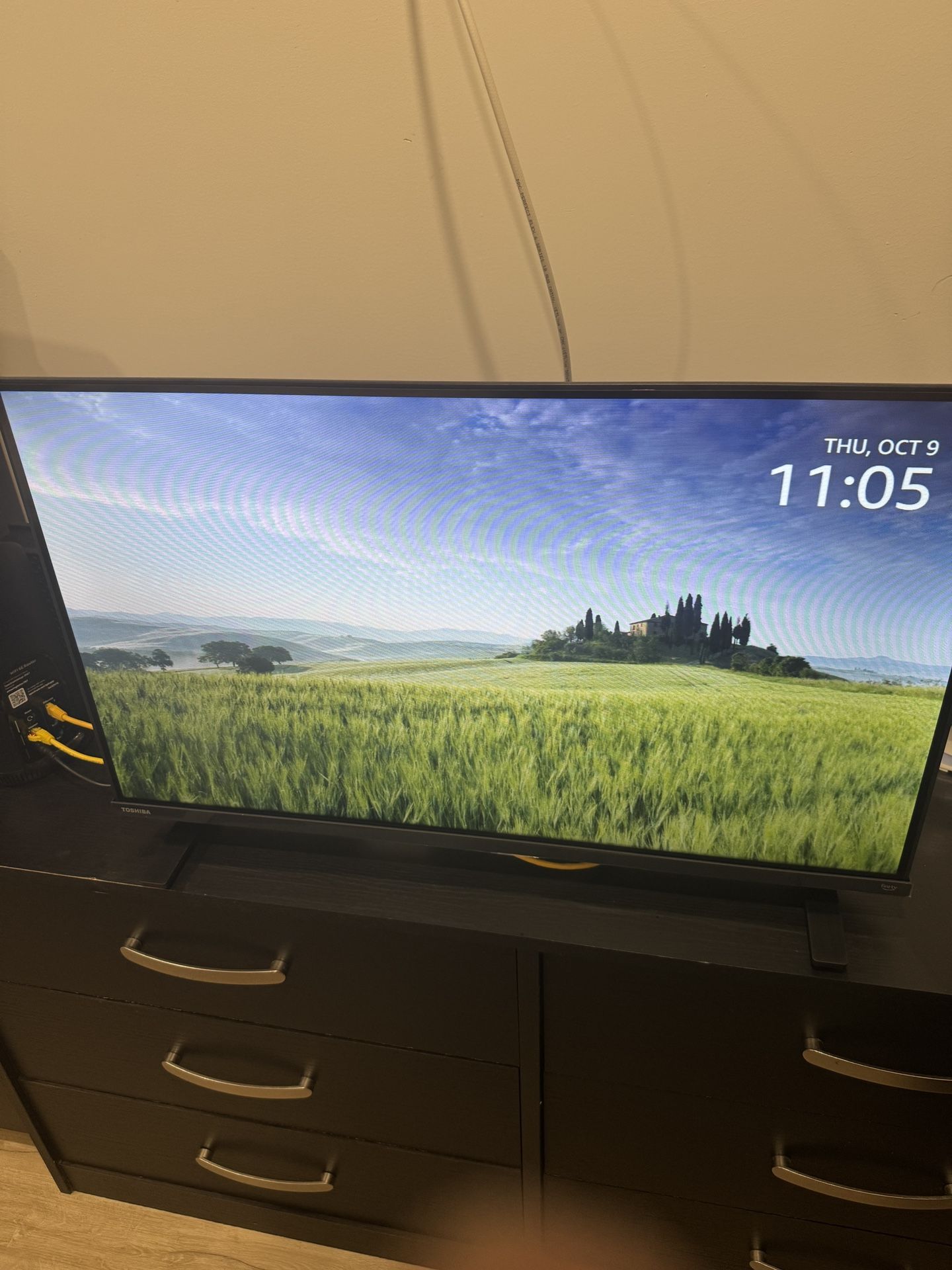 32” tv new