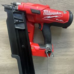 Milwaukee M18 FUEL 3-1/2 in. 18-Volt 21-Degree Lithium-Ion Brushless Cordless Framing Nailer (Tool-Only