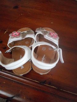 Sandals girl like new