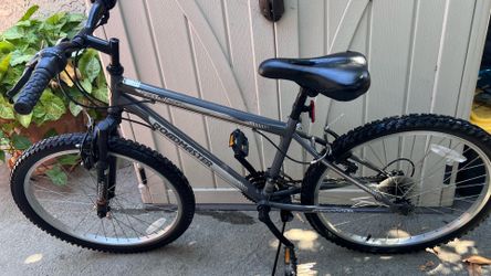 Grey Roadmaster Granite Peak Mountain bike