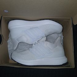 Brand new Adidas gymshoes for little girls or boys Size:12 Price: $40