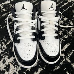 Worn Once - Boys  Jordans Size 7