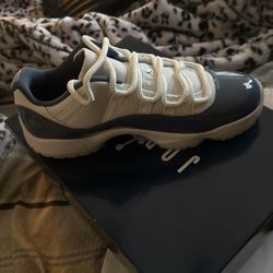 Jordan 11 Diffused Blues