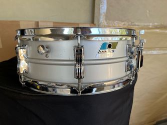 Ludwig Acrolite 1970’s Pointed blue/olive badge, Nice!