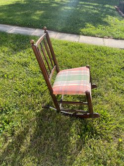 2 Kids vintage rocking chairs