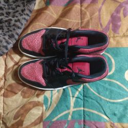 Nike Air Jordan 1 Retro Low Bred Elephant Print Size 12 
