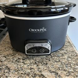 NEW !! Crockpot Slow Cooker with Lid