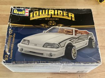 Revell 1:24 Scale '92 Mustang GT Convertible Lowrider Model Kit