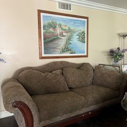 Comfortable 3-Seater Sofa – Classic Style