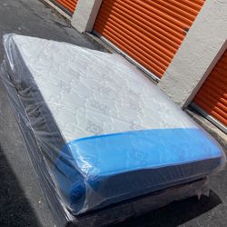 NEW QUEEN PILLOW MATTRESS AND BOX SPR+ING 2pcs