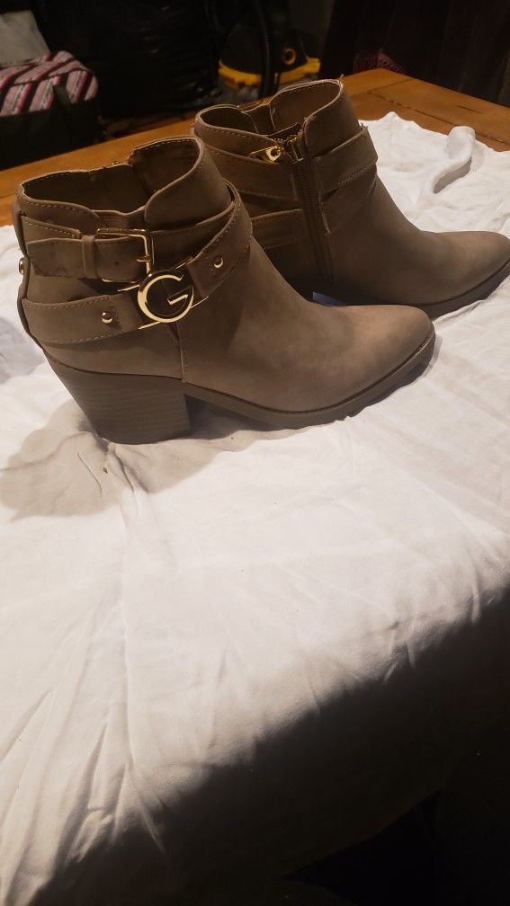 Women's Guess Boots 