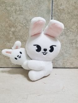 Stray Kids/Skzoo New Non Official Skzoo Leebit Hugging Magnet Plush