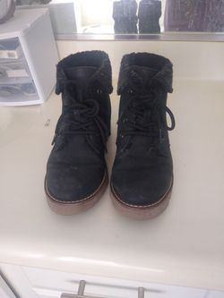 Boot Size 7 Med.