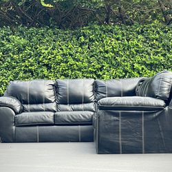 Sectional Couch/Sofa - Black - Ashley - Faux Leather - Delivery Available 🚚