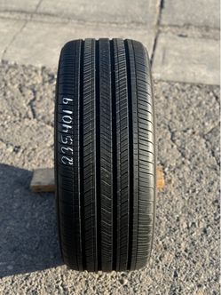 (1) 235/40/19 GOODYEAR EAGLE TOURING