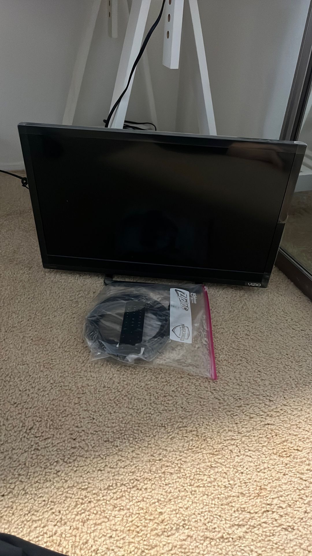 VIZIO tv/monitor with Charger