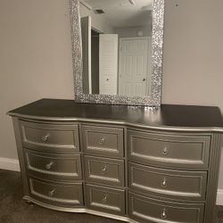 Apartment Furniture Set 