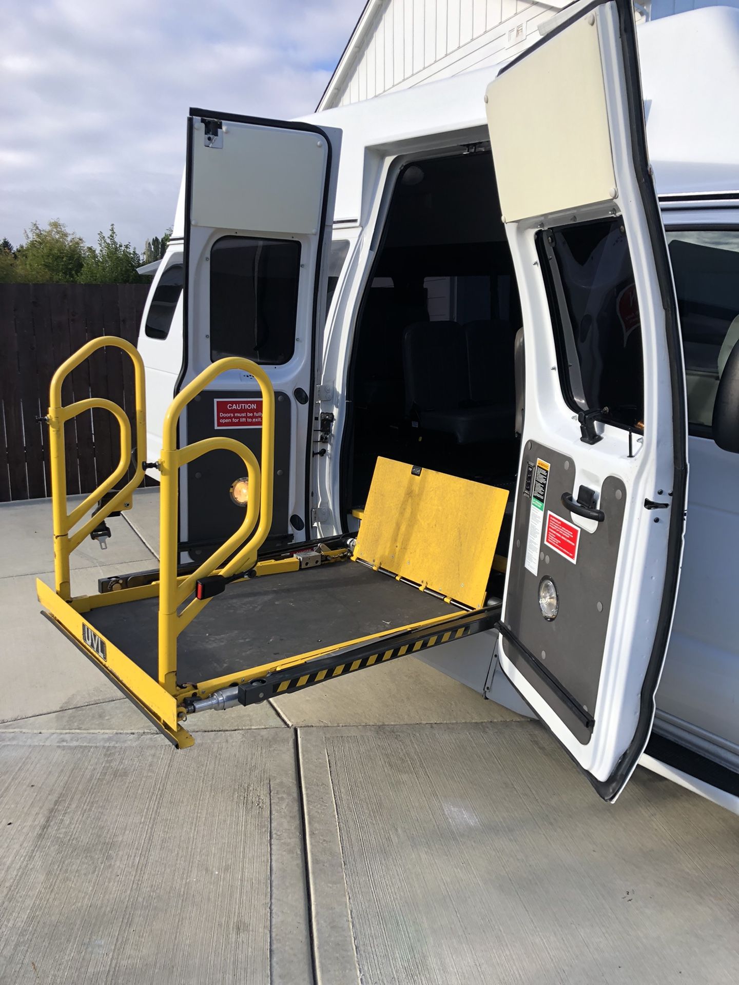 2012 Ford E-350