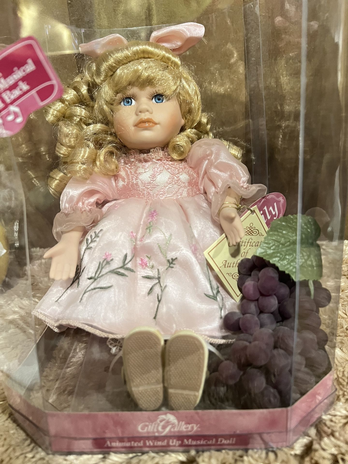 Doll Emily porcelain Musical !Porcelain dolls
