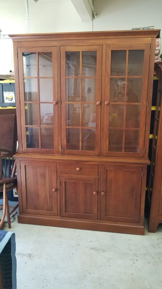Ethan Allen American Impressions Buffet and Hutch