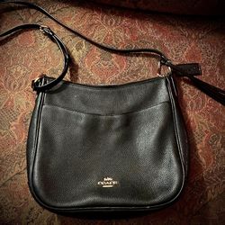 COACH  WOMEN'S POLISHED BLACK PEBBLE LEATHER CHAISE CROSSBODY BAG pre owned