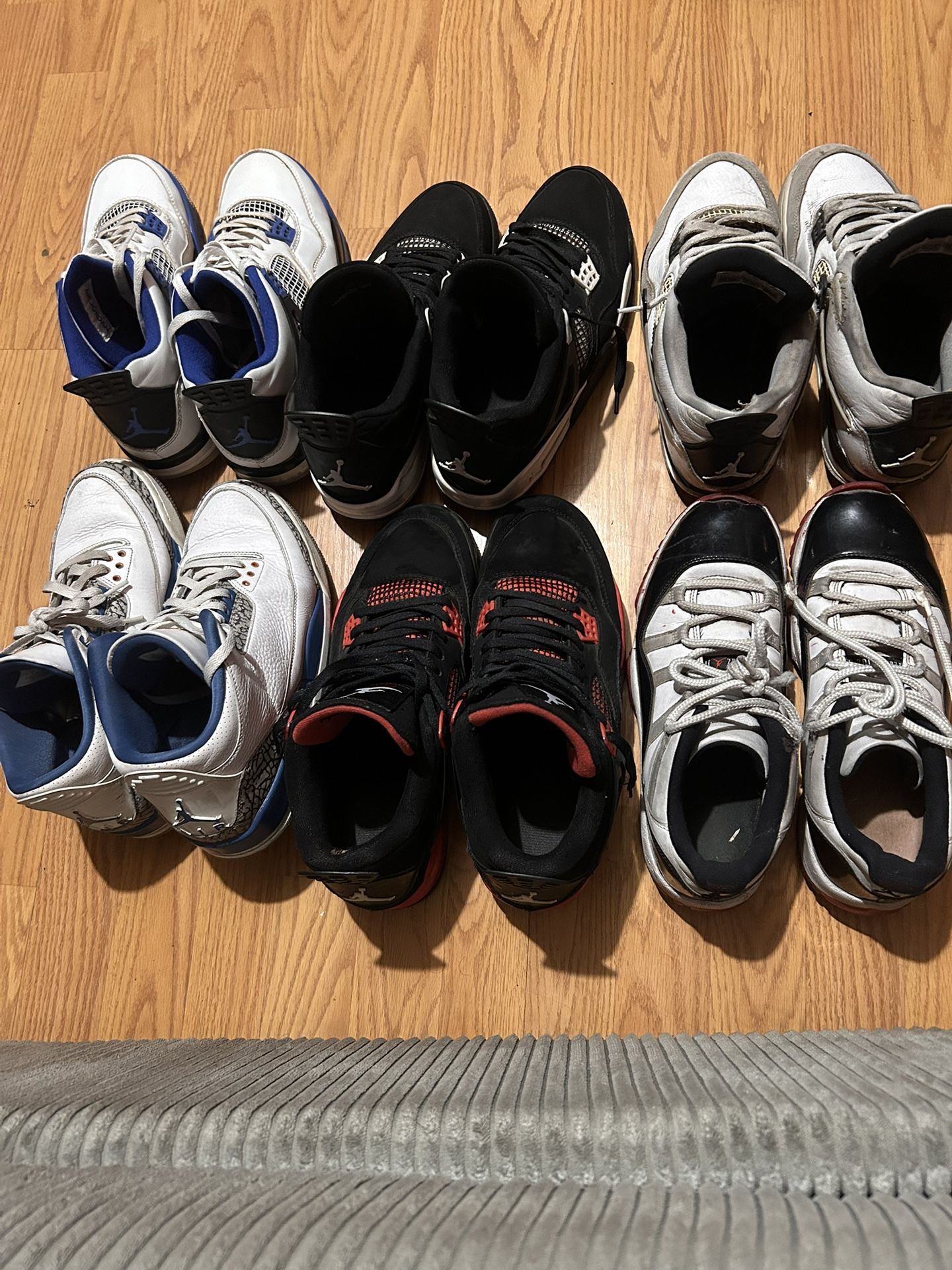 Jordans ( Throw Offers and Read Description)