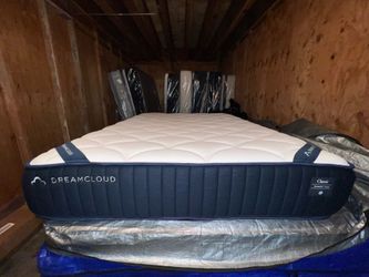 Dreamcloud Classic Memory Foam Queen Mattress