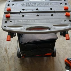 BLACK AND DECKER FOLDING PROBABLE WORKMATE 