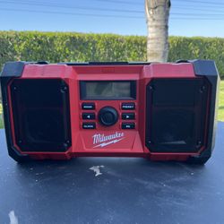 Milwaukee Portable Shop Radio