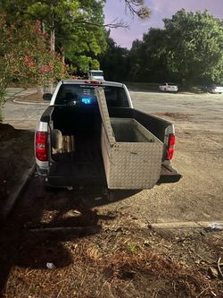 Truck toolbox
