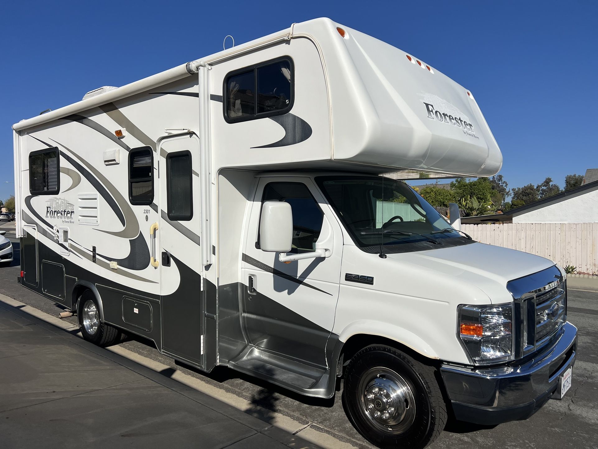 2011 Ford Forester by forest river