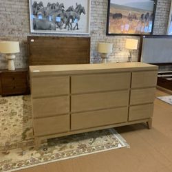 Raton Dresser