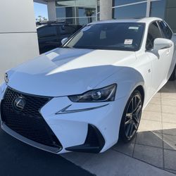 2018 Lexus IS300