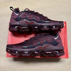 Nike Air Vapormax Plus Night Maroon Men’s size 12 running shoes NEW Rare!