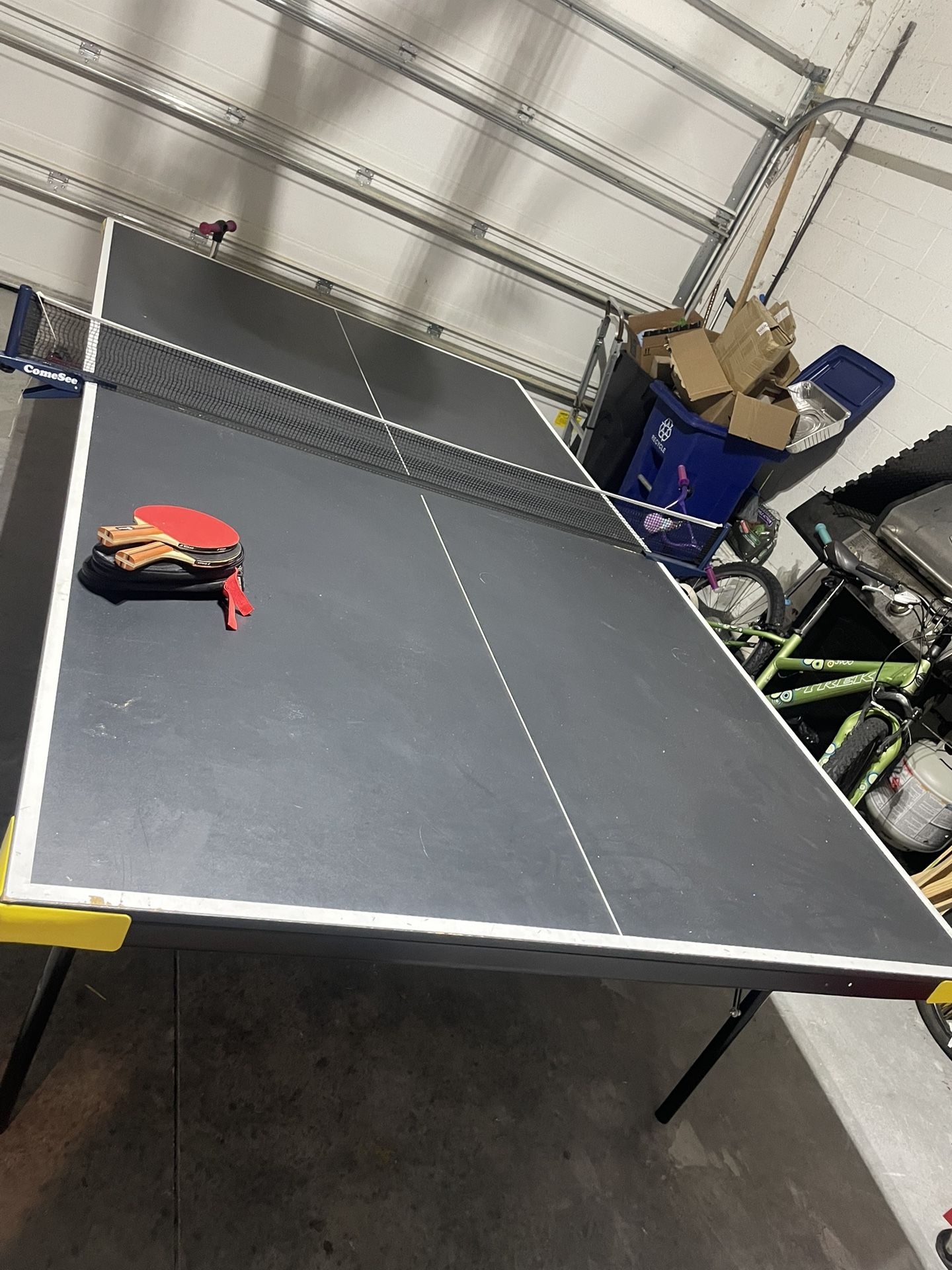 Pingpong Table W/paddles