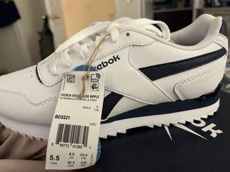 Brand New With Tags Reeboks Side 5.5