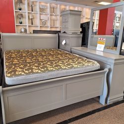 7866... Queen Bed Dresser, Mirror Chest And Nightstan 