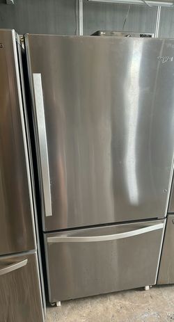 Whirlpool Stainless Steel Bottom Freezer Fridge