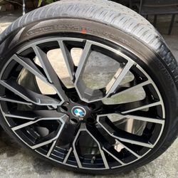 22" Staggered Rims & Tires