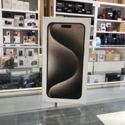 iPhone 15 Pro Max 256GB Open Box 