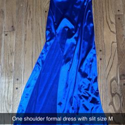 Women’s Formal Dresses 