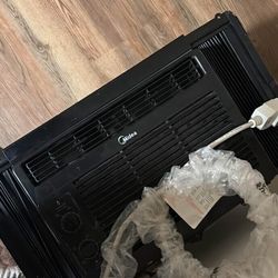 Window Air Conditioner – Like New, 50000 BTU Cooling Capacity - Kansas City, MO
