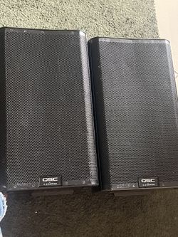 2 QSC K12.2 2,000-watt 12-inch Powered 