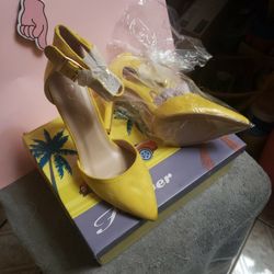 Brand New Forever Link Heel Only One Left Size 6