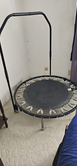 Mini Rebounder Trampoline with Handlebar/Many Health benefits