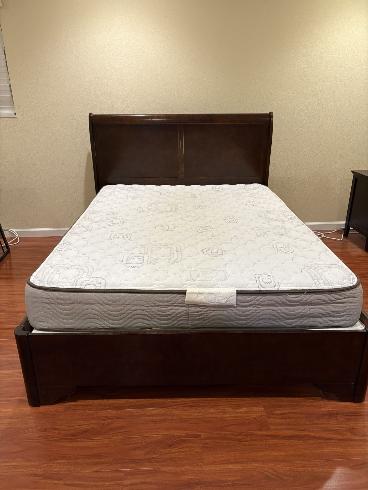 Queen Size Wood bed frame and Mattress 
