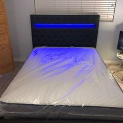 Bed frame Black full size led and full regular mattress