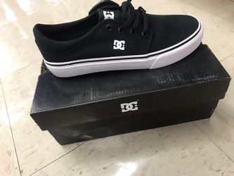 DC skate shoes