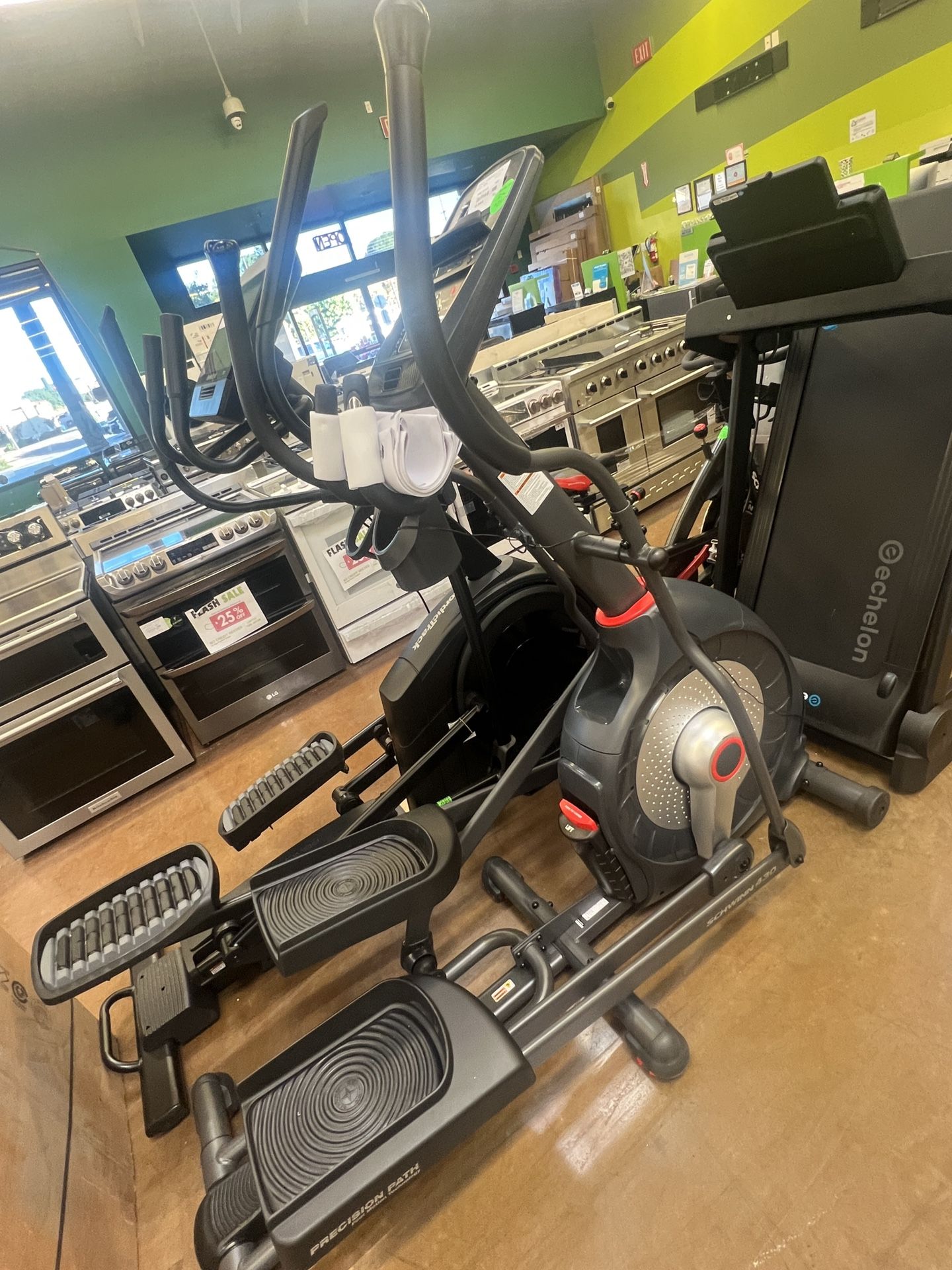 Schwinn 430 Elliptical Machine, Up to 20 resistance levels